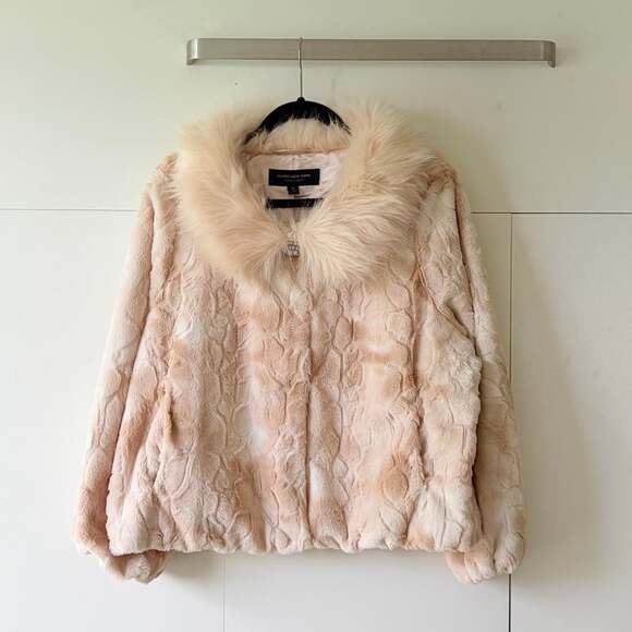 Marc New York Jackets & Blazers - Marc New York Faux Fur Jacket XL Cream Crystal Brooch